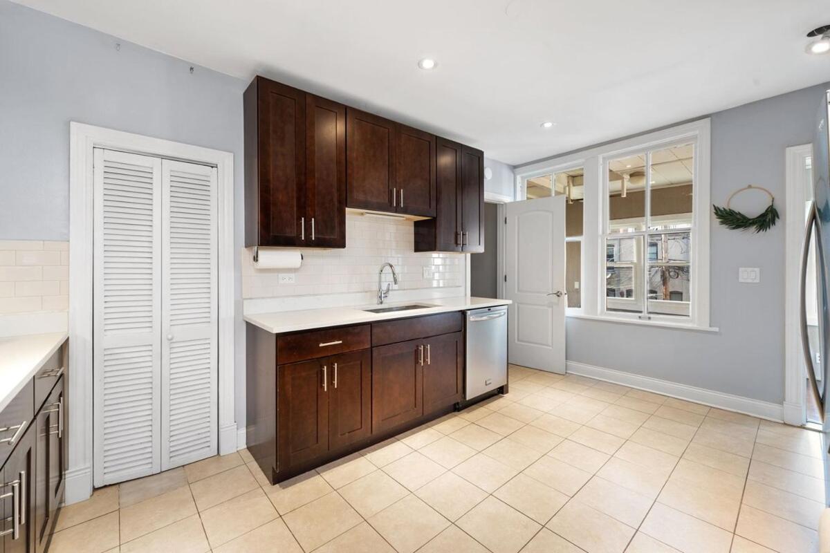 Stylish 2Br Urban Retreat In River West 芝加哥 外观 照片
